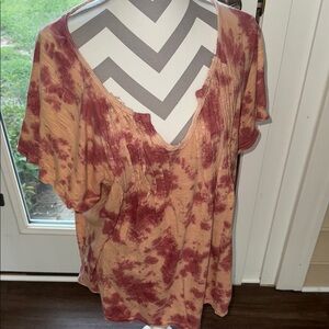 Wonderly Red and Tan Tie-Dye Blouse